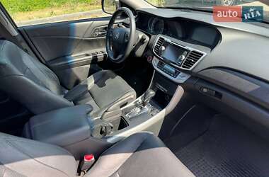 Седан Honda Accord 2013 в 