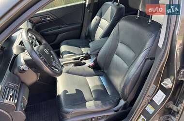 Седан Honda Accord 2013 в 