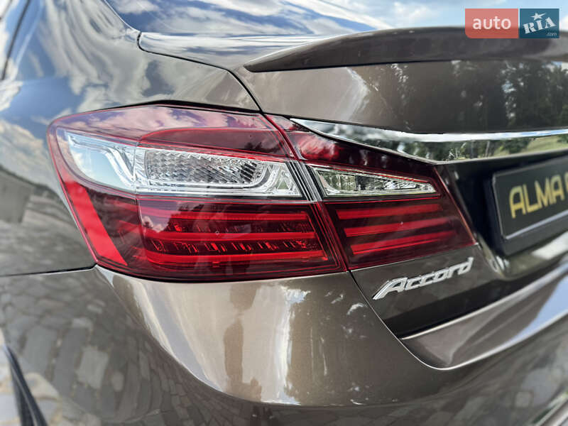 Седан Honda Accord 2017 в Киеве