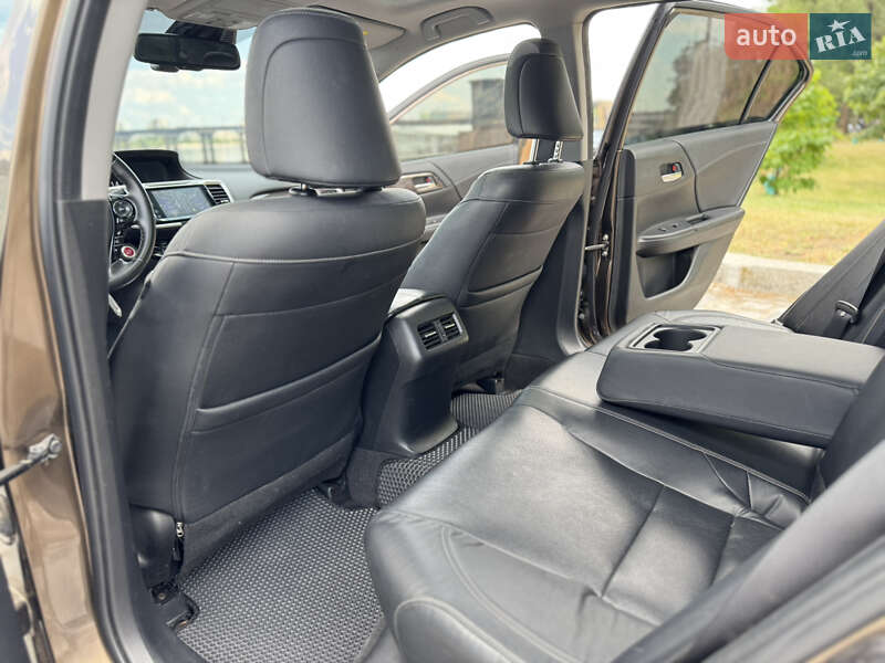 Седан Honda Accord 2017 в Киеве
