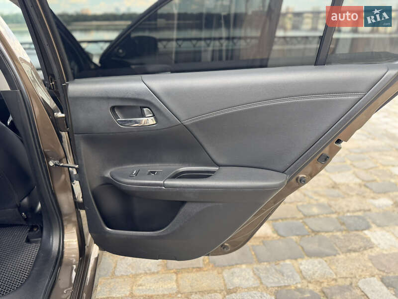 Седан Honda Accord 2017 в Киеве