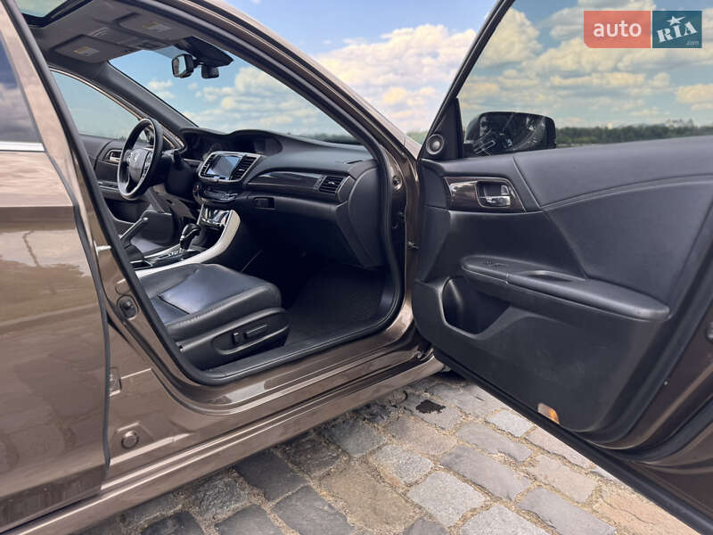 Седан Honda Accord 2017 в Киеве