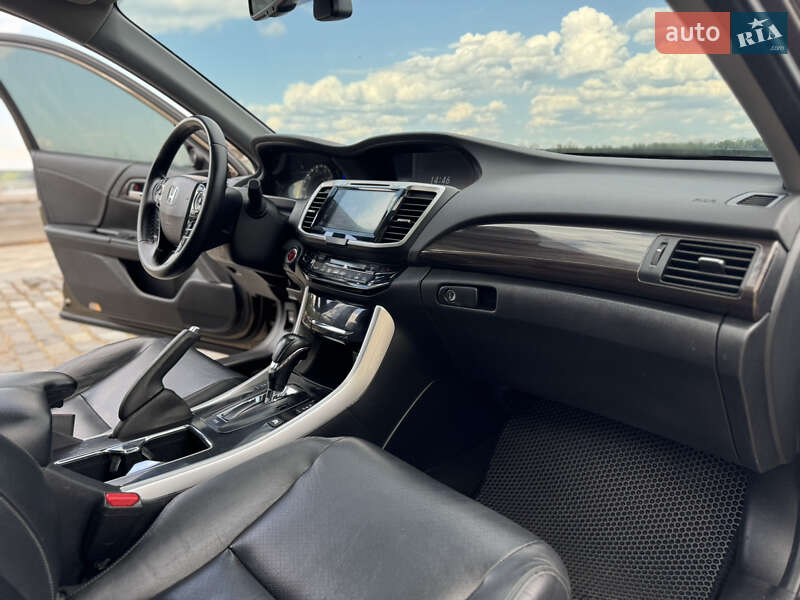 Седан Honda Accord 2017 в Киеве