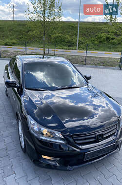 Седан Honda Accord 2013 в 