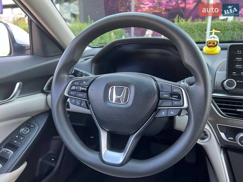 Седан Honda Accord 2018 в Киеве