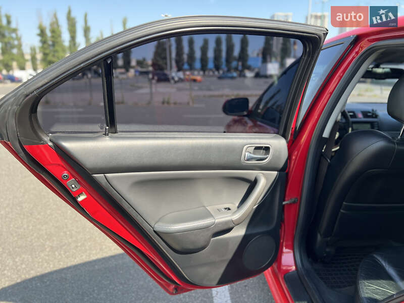Седан Honda Accord 2006 в Киеве