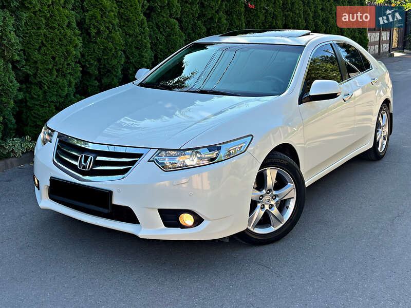 Седан Honda Accord 2012 в Киеве