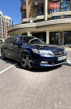 Седан Honda Accord 2012 в Софиевской Борщаговке