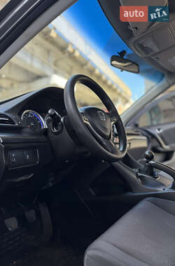 Седан Honda Accord 2012 в 