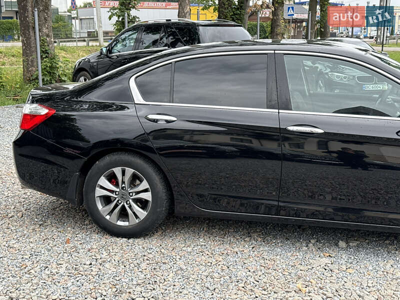 Седан Honda Accord 2015 в Стрые