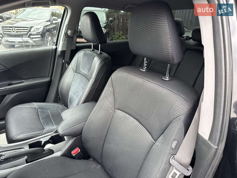 Седан Honda Accord 2015 в Стрые