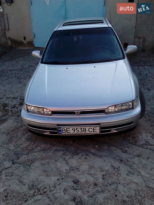 Седан Honda Accord 1993 в Южноукраинске