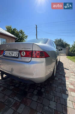 Седан Honda Accord 2004 в 