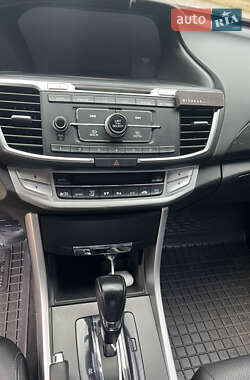 Седан Honda Accord 2014 в 