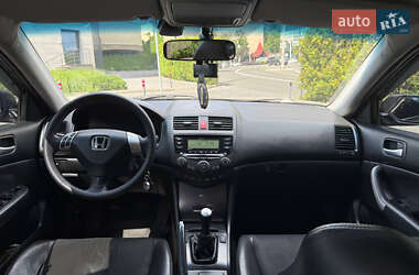 Седан Honda Accord 2003 в 