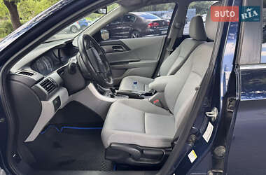Седан Honda Accord 2015 в 