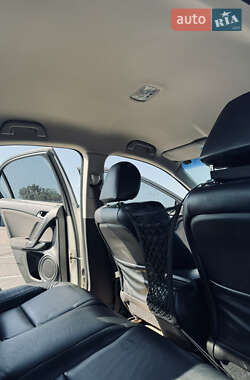 Седан Honda Accord 2010 в 