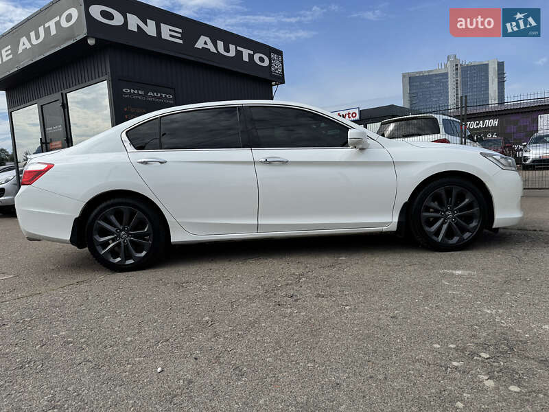 Седан Honda Accord 2013 в Києві