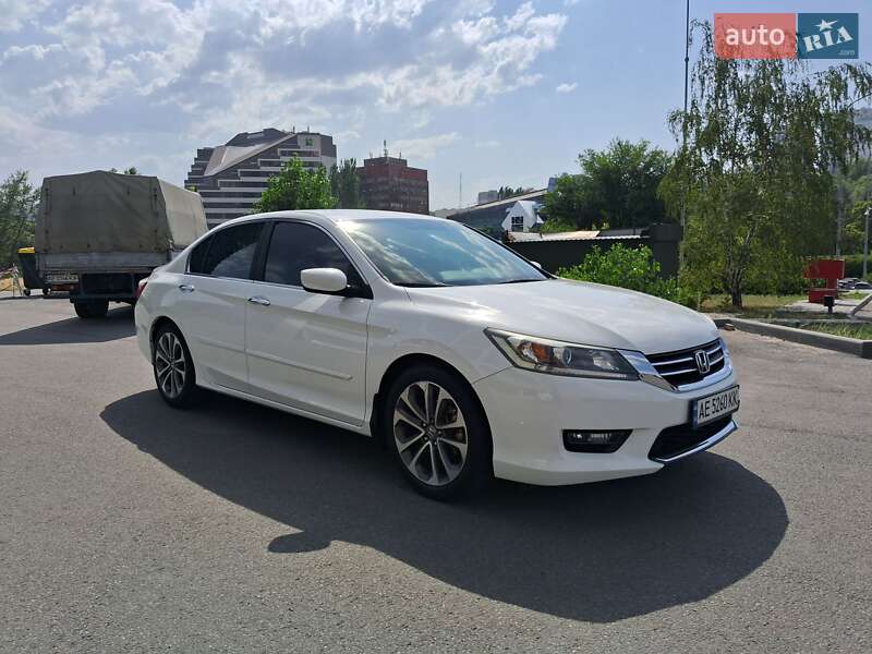 Седан Honda Accord 2015 в Дніпрі