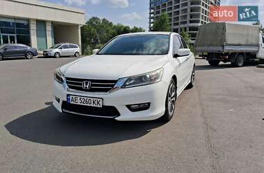 Седан Honda Accord 2015 в 