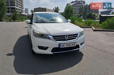 Седан Honda Accord 2015 в 