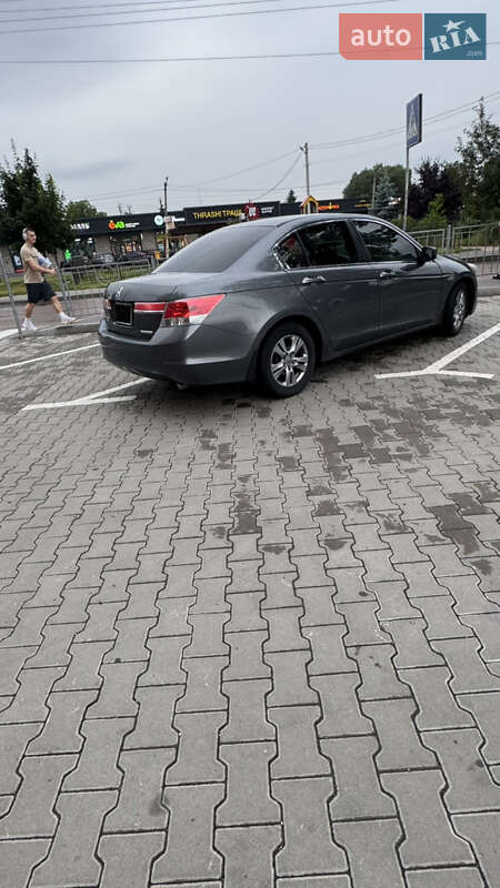 Седан Honda Accord 2012 в Києві