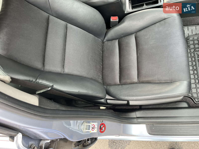 Седан Honda Accord 2004 в Киеве