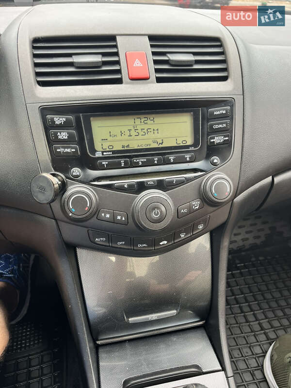 Седан Honda Accord 2004 в Киеве