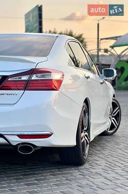 Седан Honda Accord 2015 в Полтаве