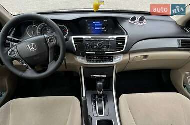 Седан Honda Accord 2013 в 