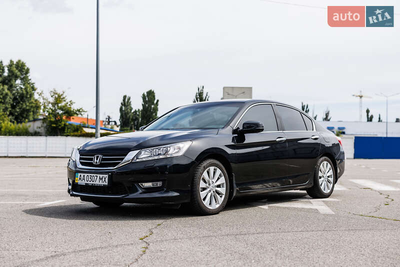 Седан Honda Accord 2013 в 
