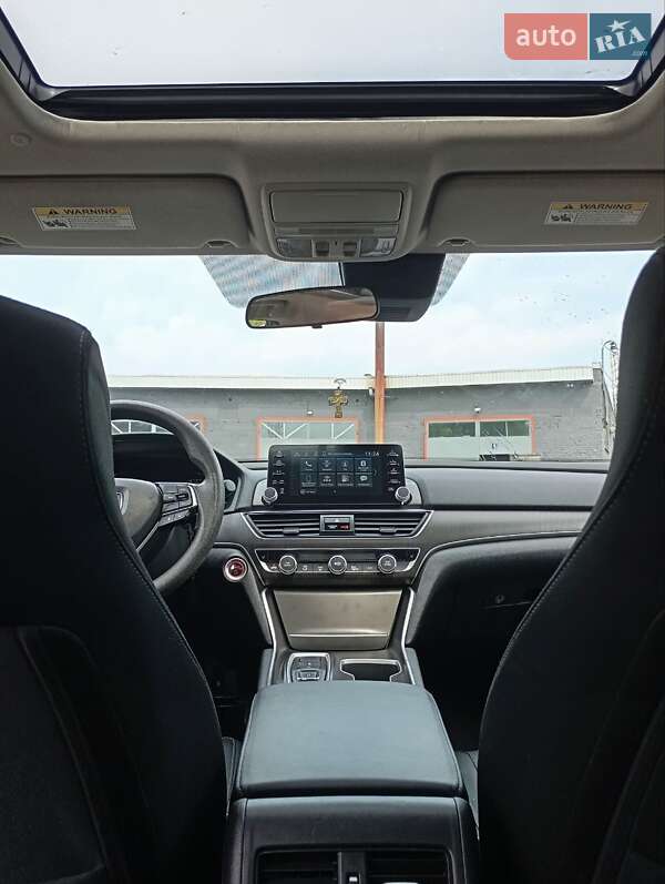 Седан Honda Accord 2018 в Коростене