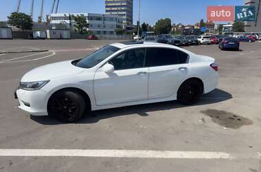 Седан Honda Accord 2013 в 