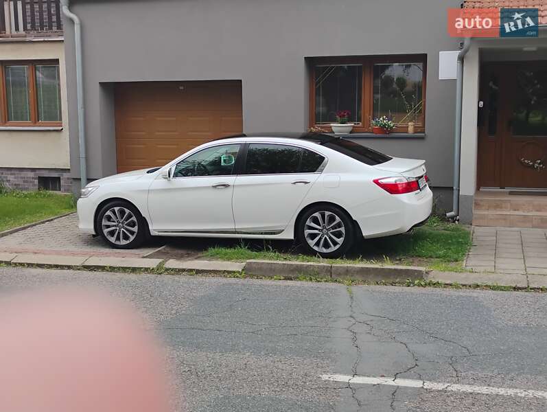 Седан Honda Accord 2013 в Львове