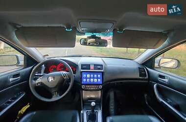 Седан Honda Accord 2004 в 