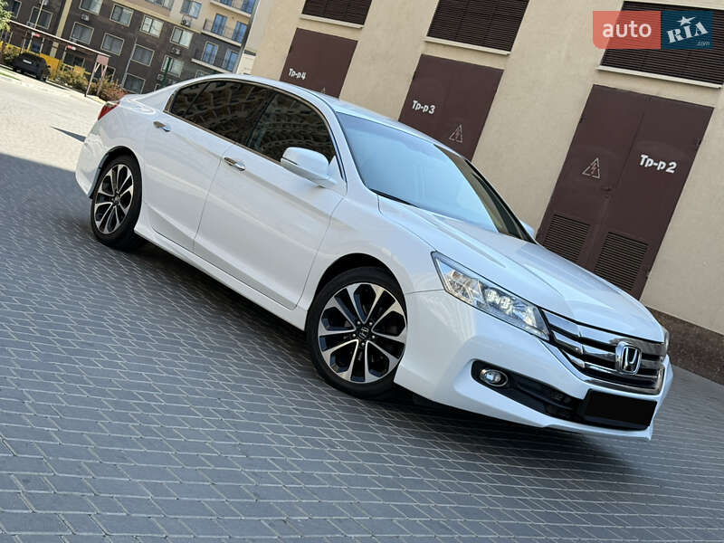 Седан Honda Accord 2015 в Одессе