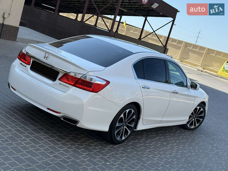 Седан Honda Accord 2015 в Одессе