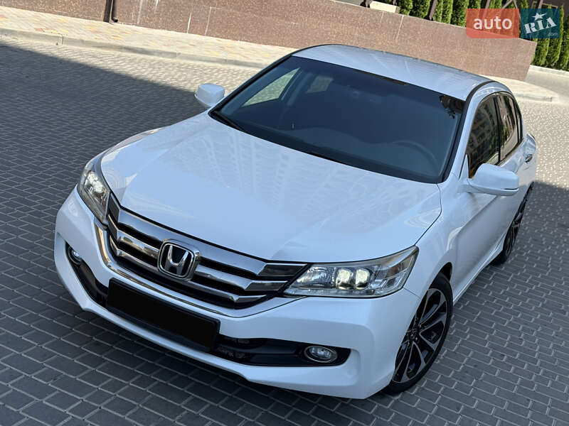 Седан Honda Accord 2015 в Одессе