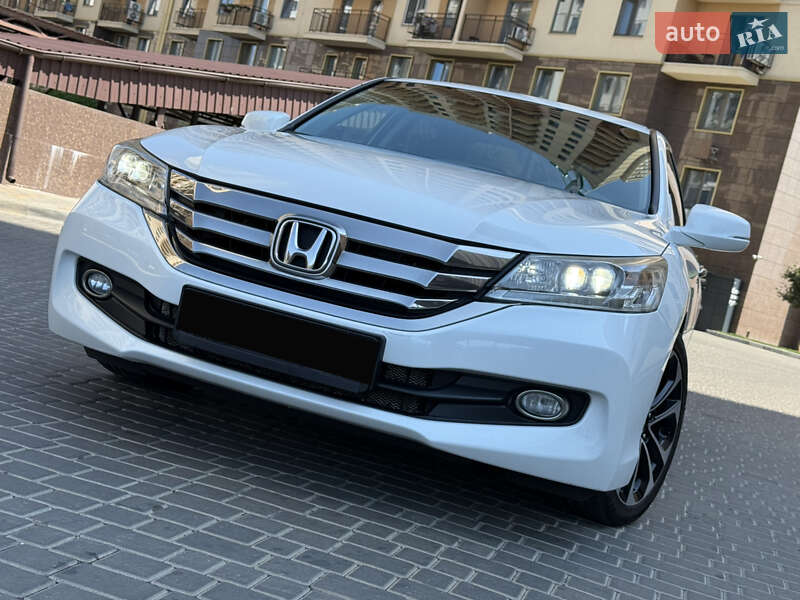 Седан Honda Accord 2015 в Одессе