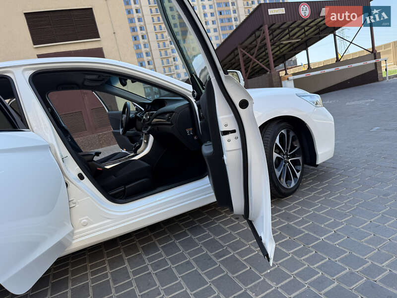 Седан Honda Accord 2015 в Одессе