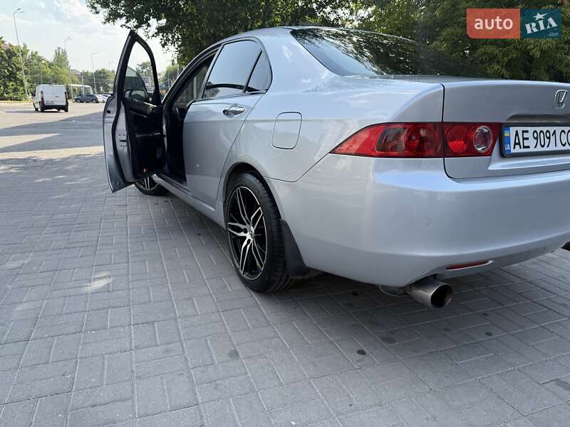 Седан Honda Accord 2004 в Дніпрі