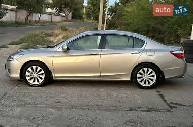 Седан Honda Accord 2013 в 