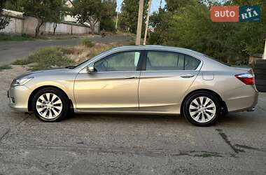 Седан Honda Accord 2013 в 