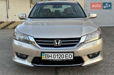 Седан Honda Accord 2013 в 