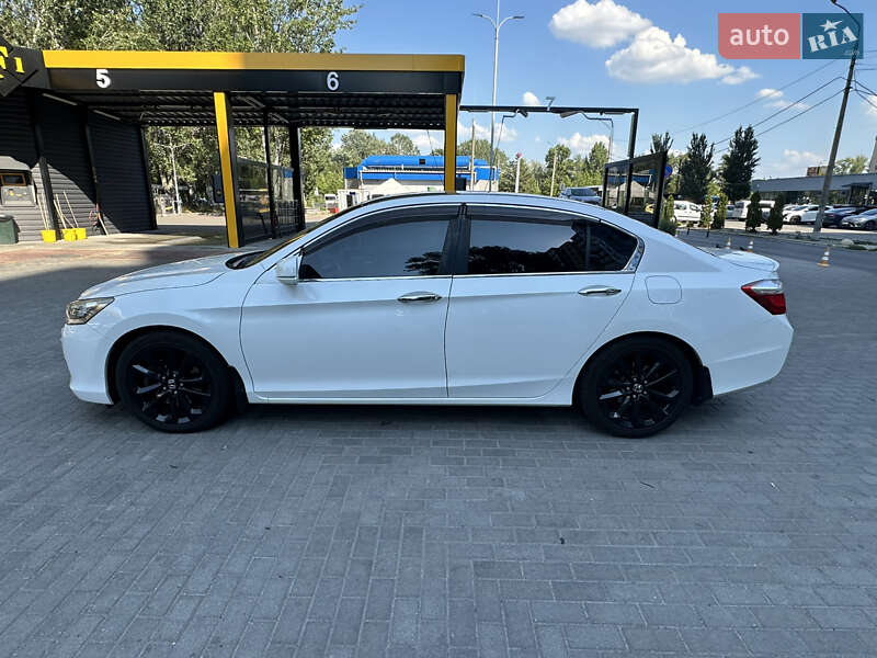 Седан Honda Accord 2013 в Дніпрі