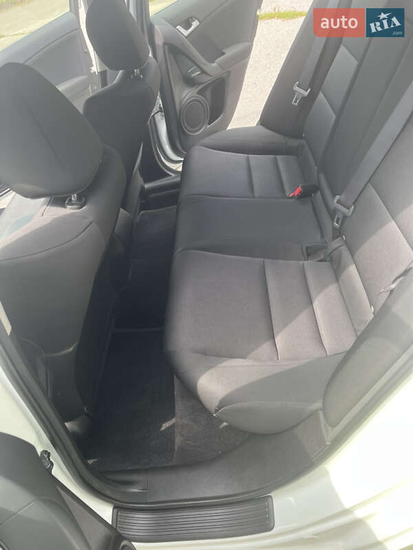 Седан Honda Accord 2012 в Києві