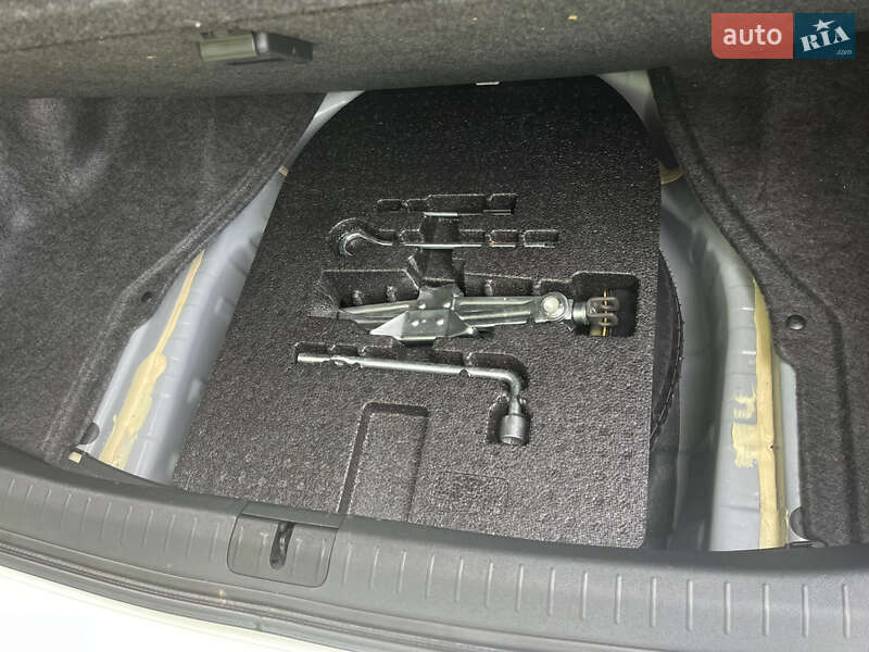 Седан Honda Accord 2012 в Києві