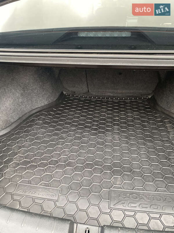 Седан Honda Accord 2017 в Ватутіному