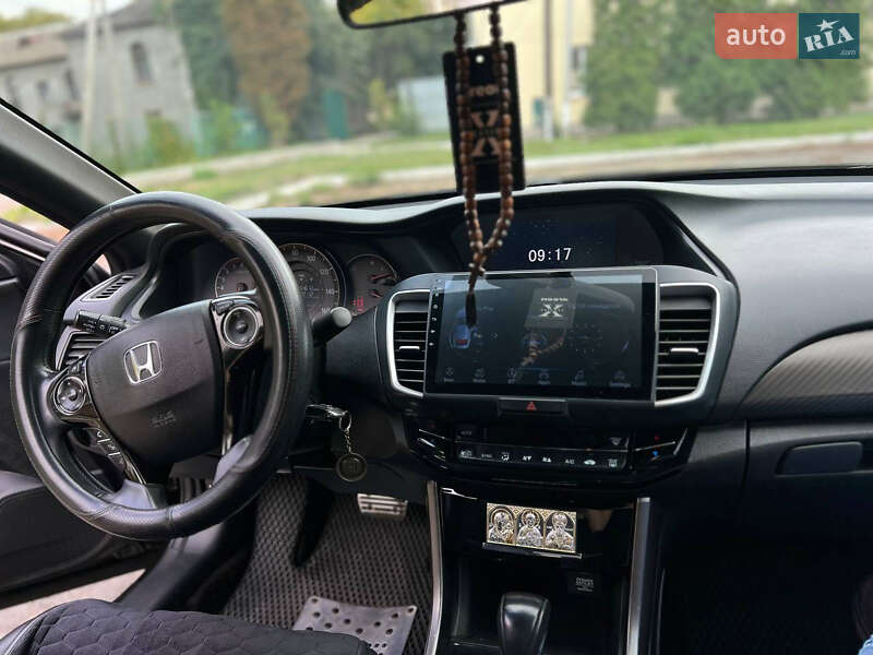 Седан Honda Accord 2017 в Ватутіному