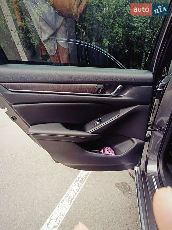Седан Honda Accord 2019 в Киеве